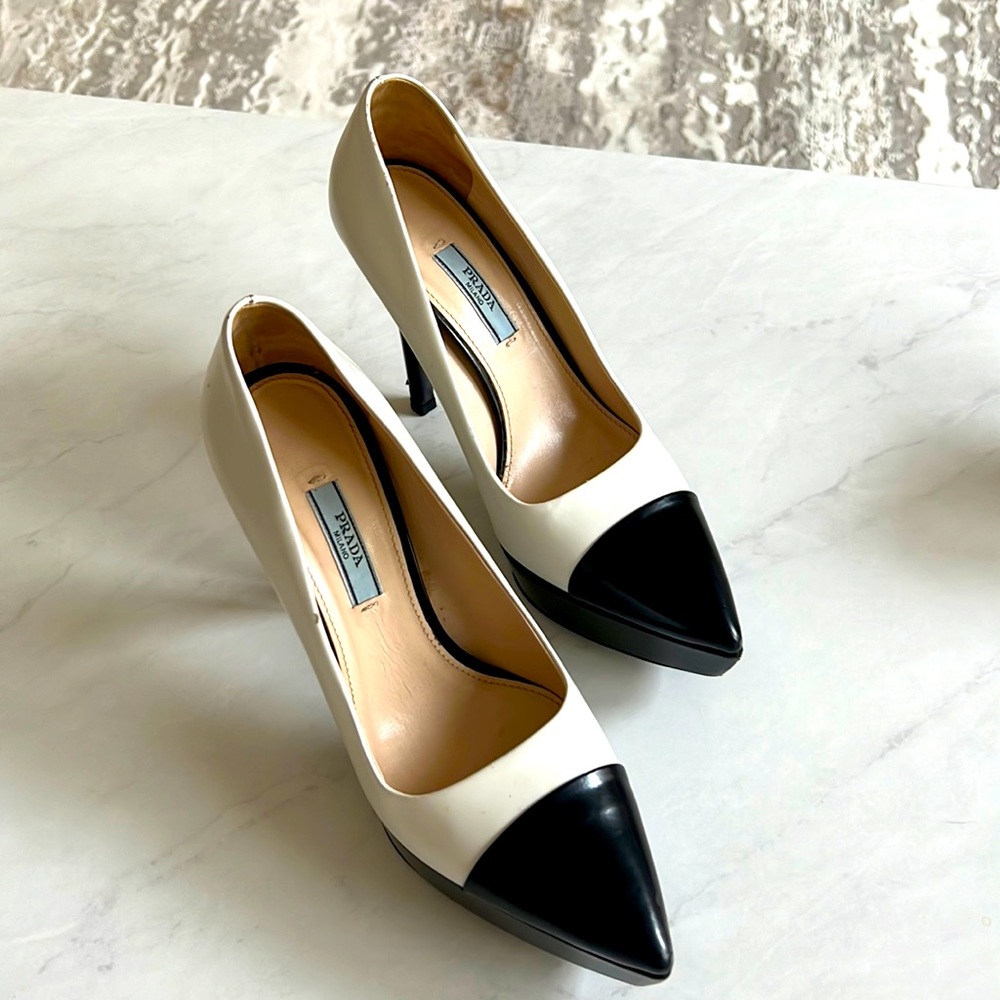 Prada black and white pumps size 37 1/2 European- 7 1/2 US size
